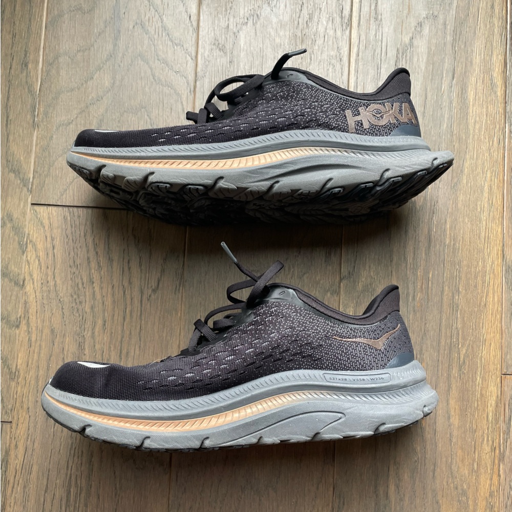 Like new, Women’s Hoka Kawana Shoes, size 9